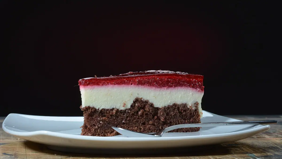 Shirebrook Shakes And Cakes – cake shop in Shirebrook town centre